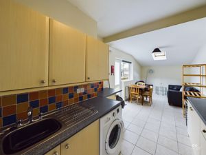 kitchen - click for photo gallery